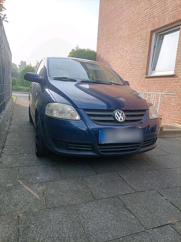 Blau Gebraucht 2005 VW Fox Kleinwagen | 700 € (Superpreis) - Bild 1/4