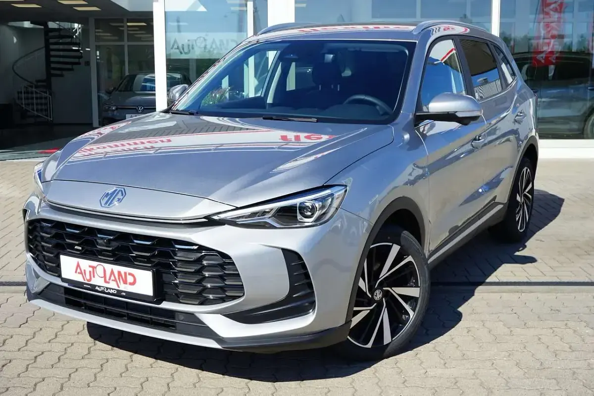 Neu MG ZS Luxury 197 PS (144 kW) 2026 Cosmicsilbermet. SUV