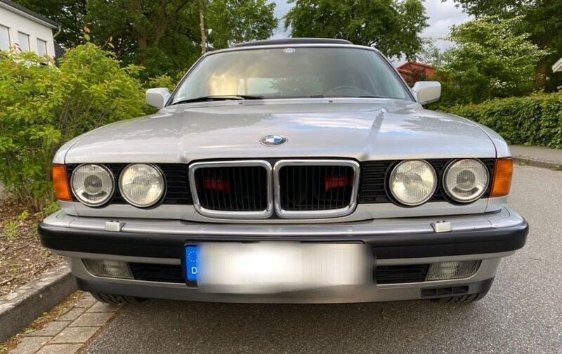 Second-hand BMW 750 407 CP (299 kW) 1989 Argintiu Berlinǎ