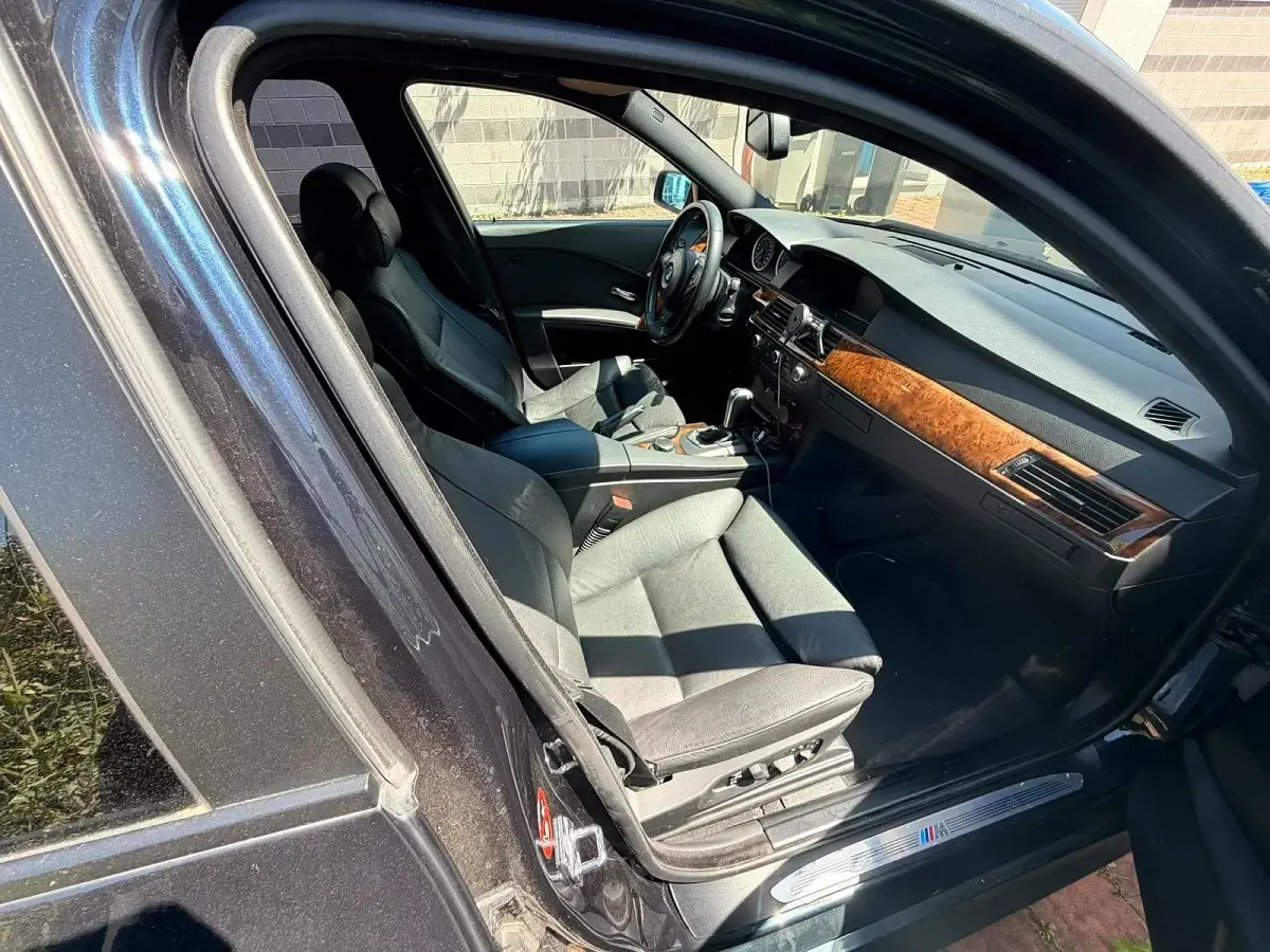 Gebraucht BMW 525 M Sport 177 PS (130 kW) 2006 Schwarz Limousine
