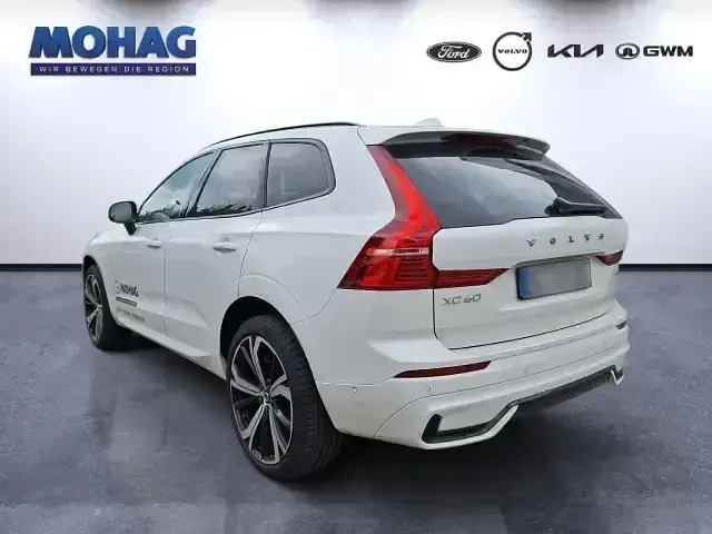Gebraucht Volvo XC60 Plus 350 PS (257 kW) 2025 Crystal white / metallic SUV