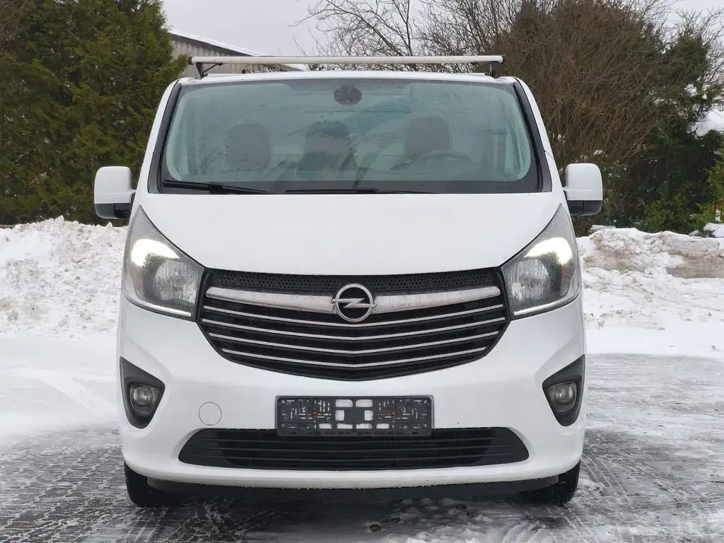 Gebraucht Opel Vivaro 120 PS (88 kW) 2016 Weiß Van / Kleinbus