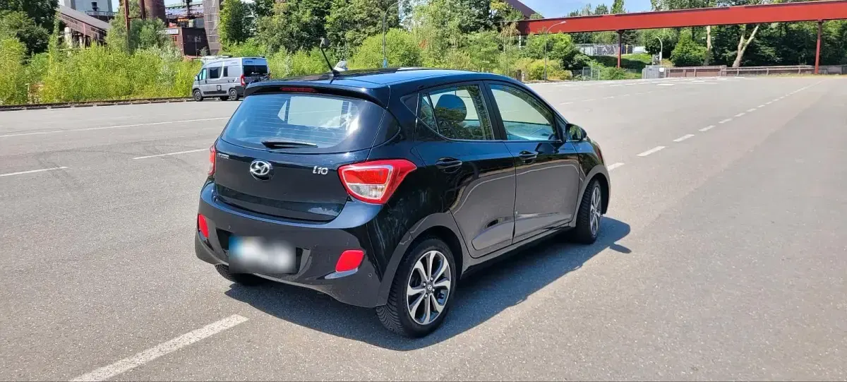 Gebraucht Hyundai i10 Trend 87 PS (63 kW) 2016 Schwarz Kleinwagen