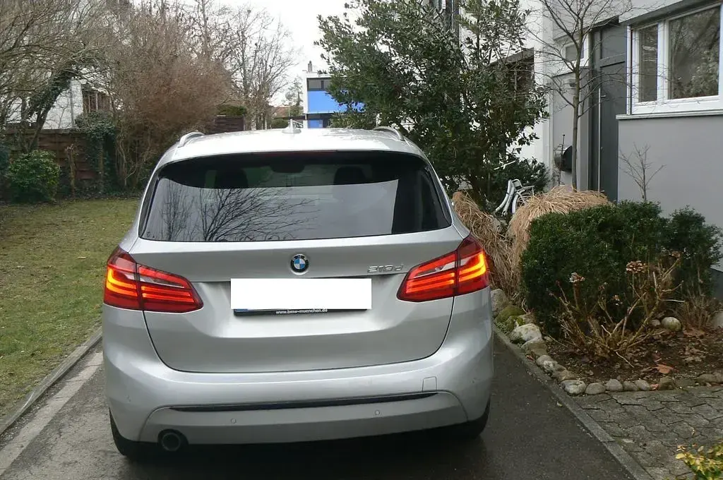 Gebraucht BMW 218 Active Tourer Sport Line 150 PS (110 kW) 2014 Grau Van / Kleinbus