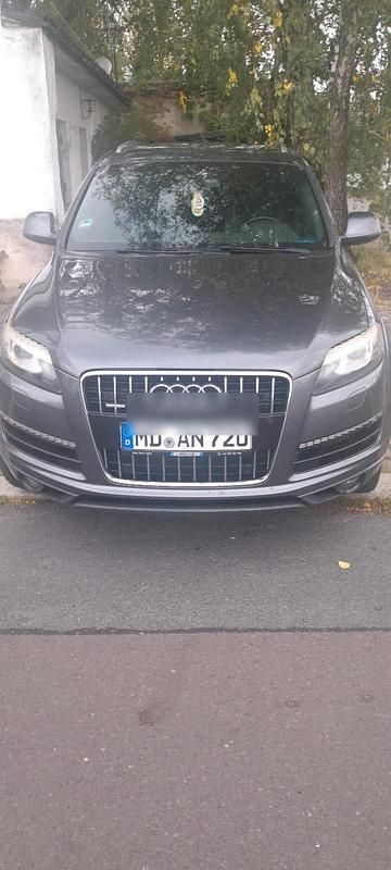 Grau Gebraucht 2010 Audi Q7 SUV | 12.500 € (Fairer Preis) - Bild 1/4