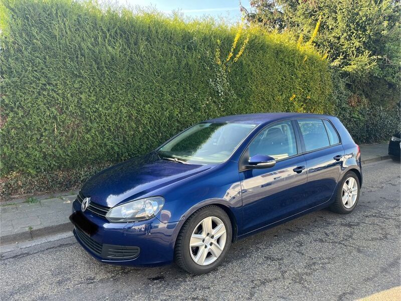 Blau Gebraucht 2009 VW Golf VI Comfortline Limousine | 4.490 € (Etwas zu teuer) - Bild 1/4