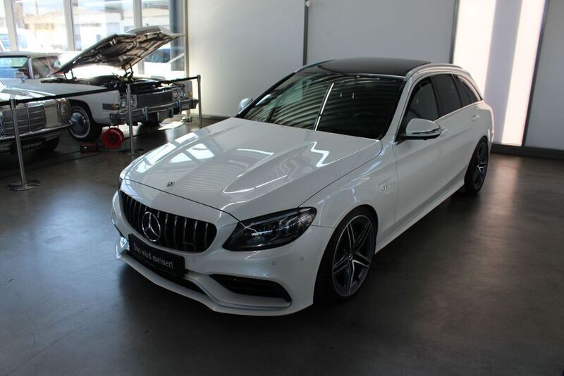 Weiß , designo diamantweiß bright Gebraucht 2019 Mercedes C63 AMG AMG Limousine | 54.490 € (Teuer) - Bild 1/4