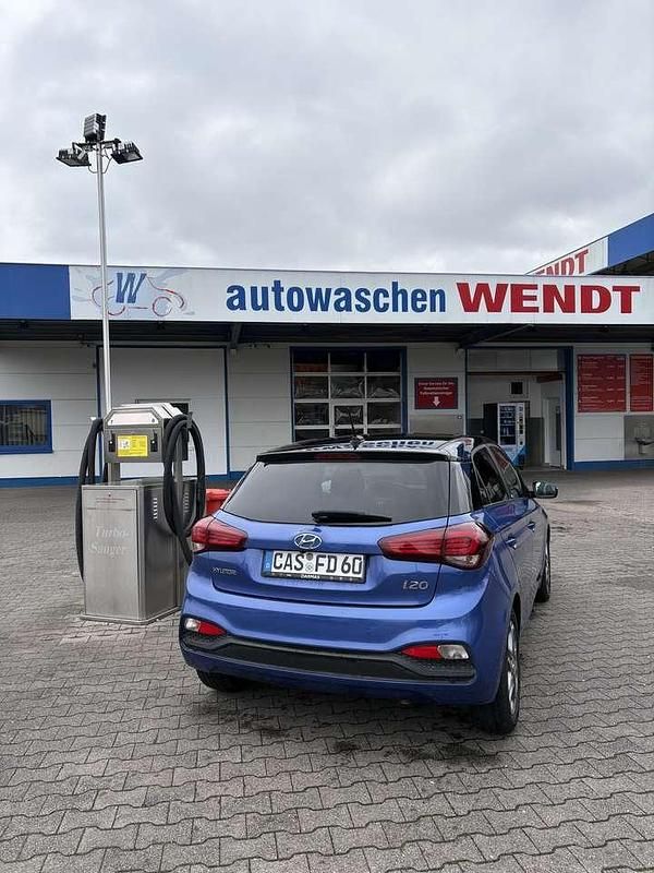 Gebraucht Hyundai i20 YES! 101 PS (74 kW) 2019 Blau Kleinwagen