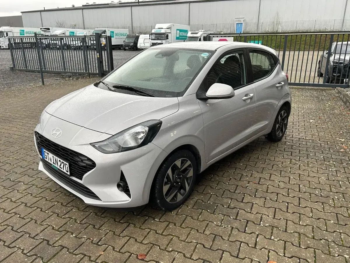 Gebraucht Hyundai i10 Comfort 79 PS (58 kW) 2025 Grau Kleinwagen
