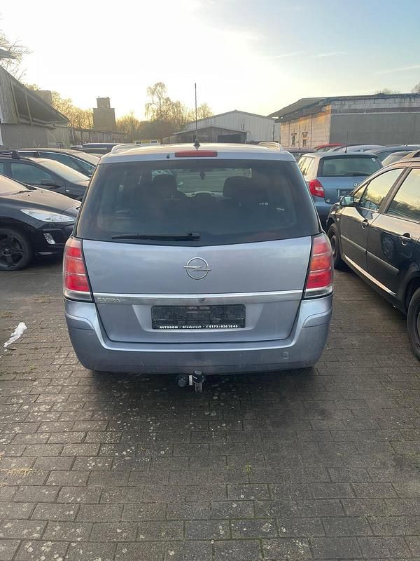Gebraucht Opel Zafira 101 PS (74 kW) 2007 Grau Van / Kleinbus