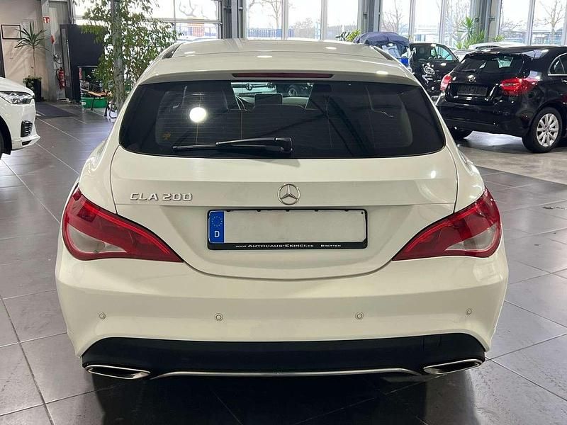 Gebraucht Mercedes CLA200 156 PS (114 kW) 2017 Calcitweiss/zirrusweiss Kombi