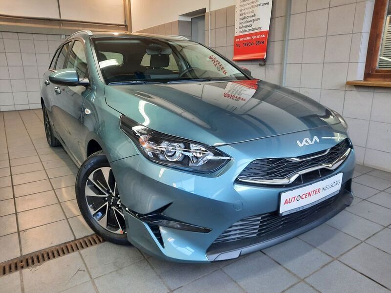 Grün Neu 2024 Kia Ceed Sportswagon Kombi | 22.400 € (Guter Preis) - Bild 1/4