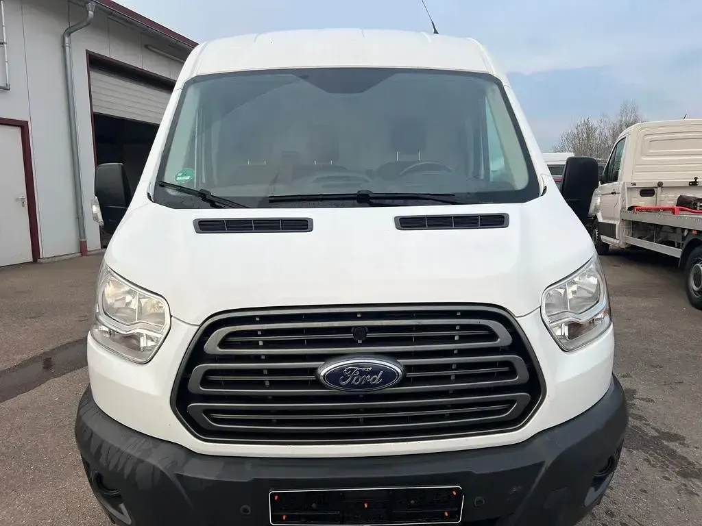 Second-hand Ford Transit Trend 131 CP (96 kW) 2018 Alb Monovolum