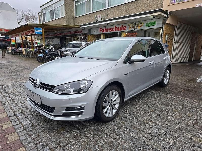 Gebraucht VW Golf VII LOUNGE 86 PS (63 kW) 2015 Reflexsilber metallic Kleinwagen