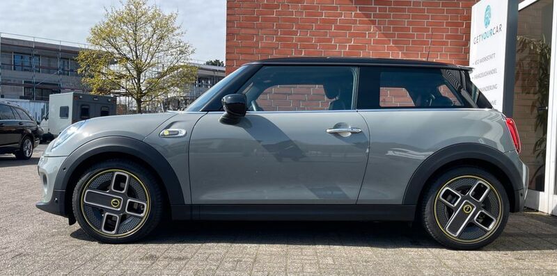Usata Mini Cooper SE 135 kW (184 CV) 2021 Grigio Utilitaria