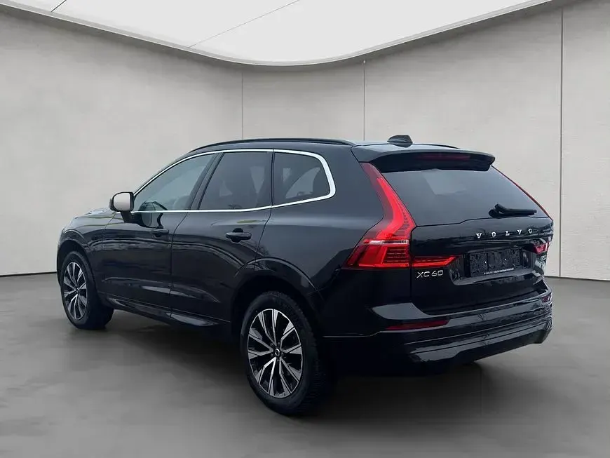 Gebraucht Volvo XC60 Core 250 PS (183 kW) 2024 Schwarz SUV