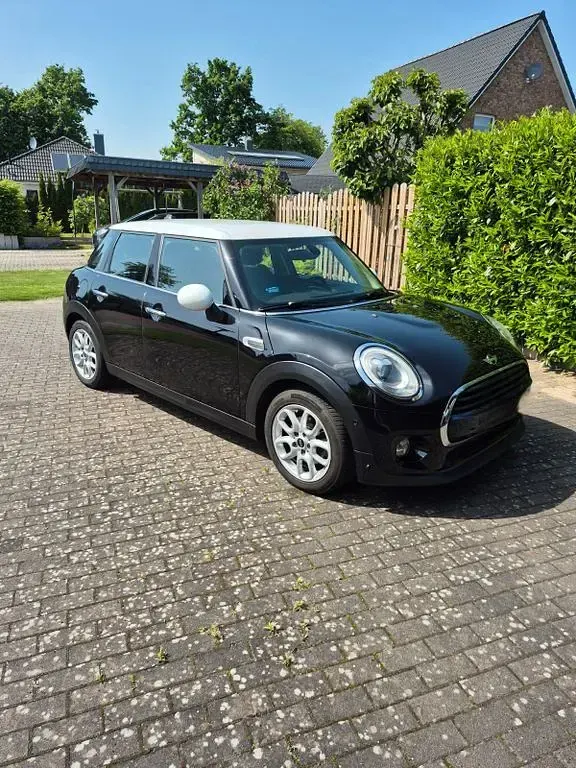 Używany Mini Cooper 136 KM (100 kW) 2017 Czarny Hatchback