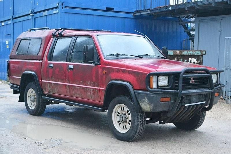 Używany Mitsubishi L200 87 KM (63 kW) 1995 Czerwony Pickup