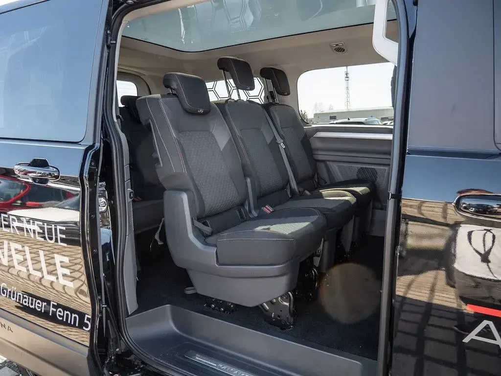 Gebraucht VW T7 PanAmericana 150 PS (110 kW) 2025 Midnight black Van