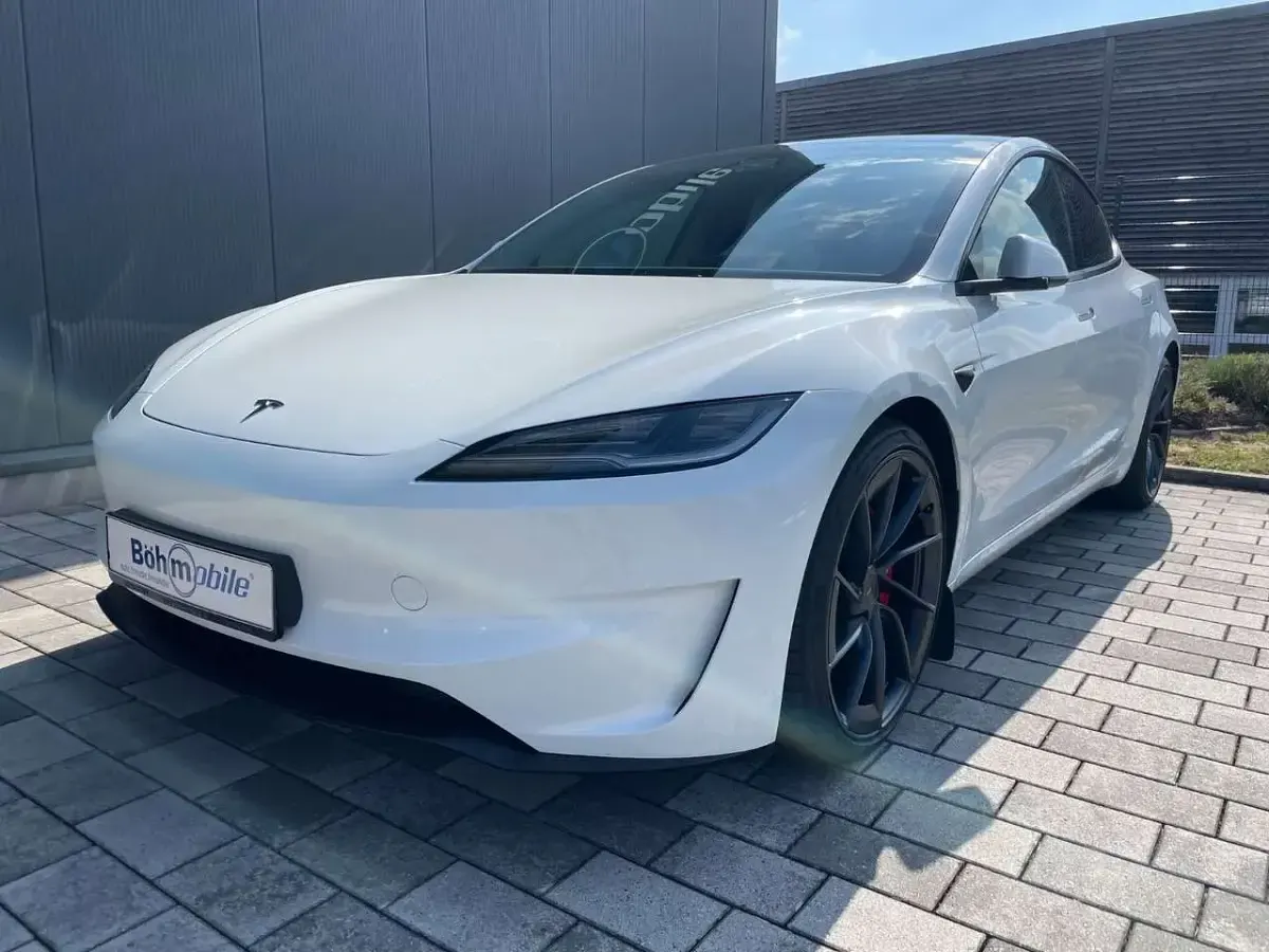 Gebraucht Tesla Model 3 Performance 461 kW (627 PS) 2024 Weiß Limousine
