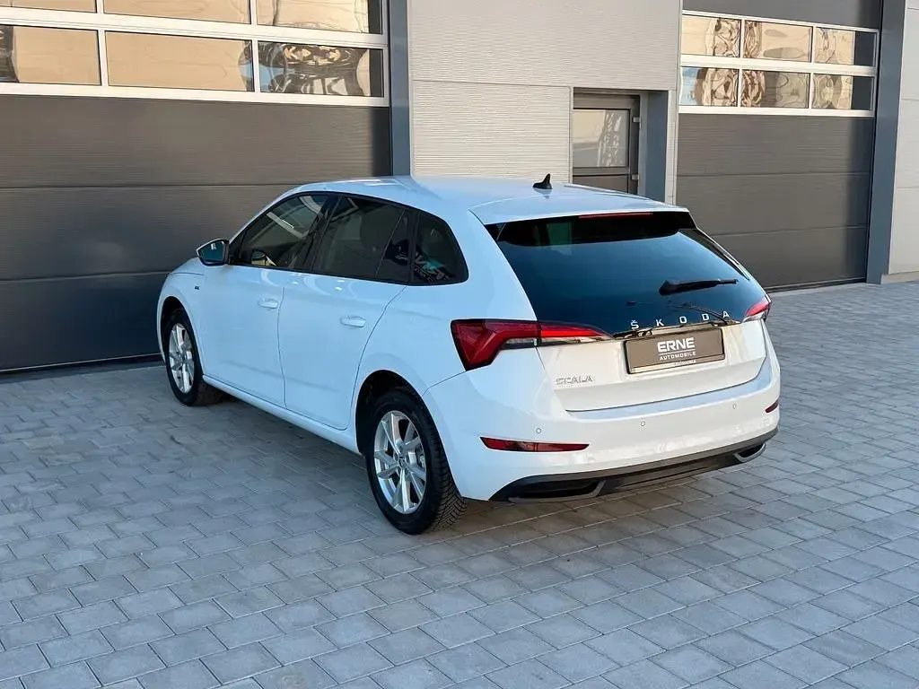 Gebraucht Skoda Scala Drive 150 PS (110 kW) 2020 Weiß Kleinwagen