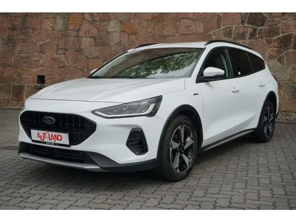 Gebraucht Ford Focus 125 PS (91 kW) 2023 Frostweiß Kombi