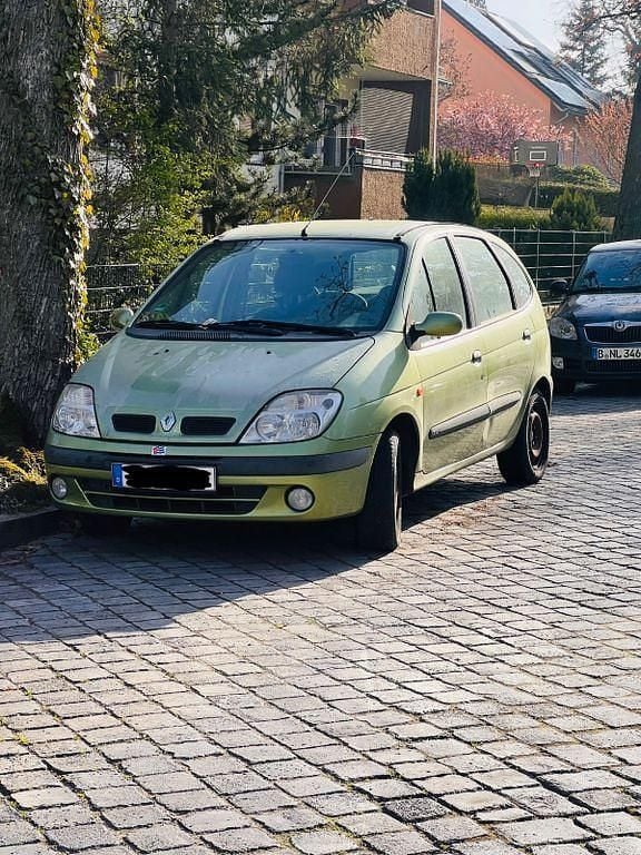 Gebraucht Renault Scénic 107 PS (78 kW) 2000 Grün Van / Kleinbus