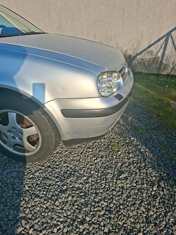 Gebraucht VW Golf IV 100 PS (73 kW) 2002 Silber Limousine