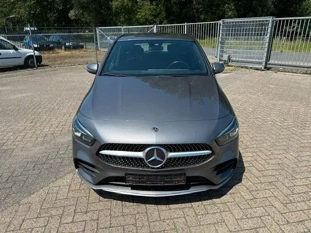 Gebraucht Mercedes B180 AMG 116 PS (85 kW) 2020 Grau Kleinwagen