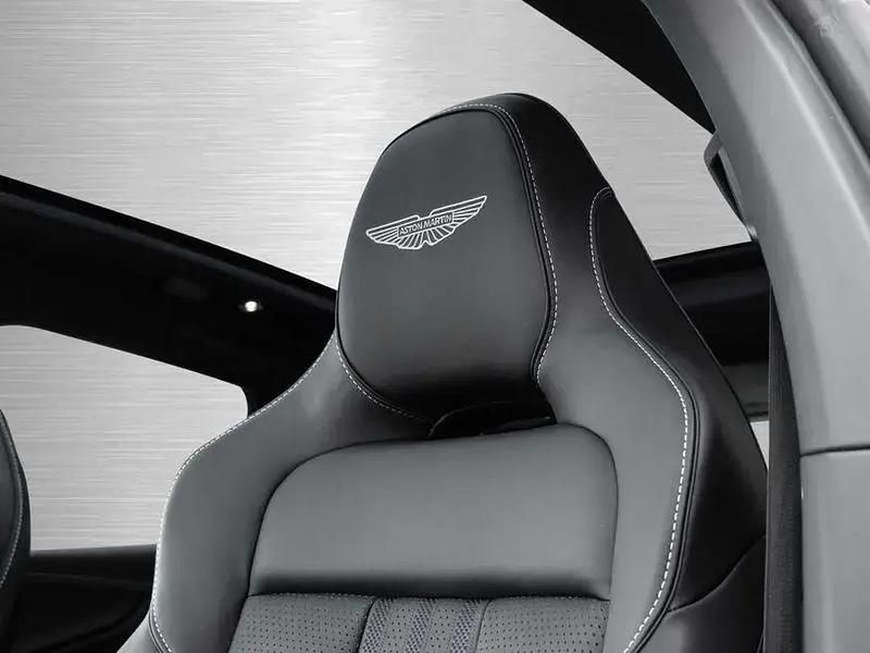 Neu Aston Martin DBX 707 707 PS (519 kW) 2025 Schwarz SUV