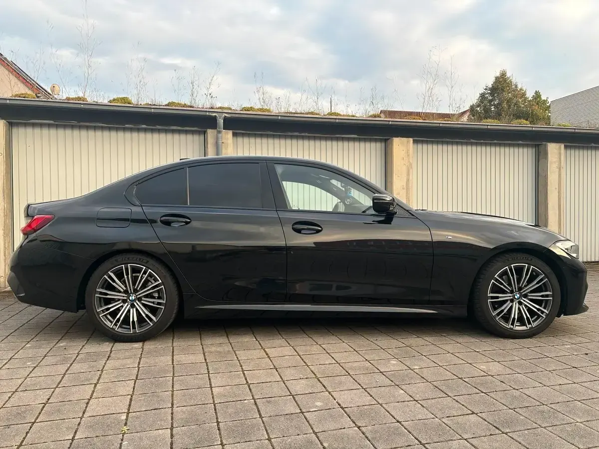 Gebraucht BMW 320 Shadowline 184 PS (135 kW) 2019 Schwarz Limousine