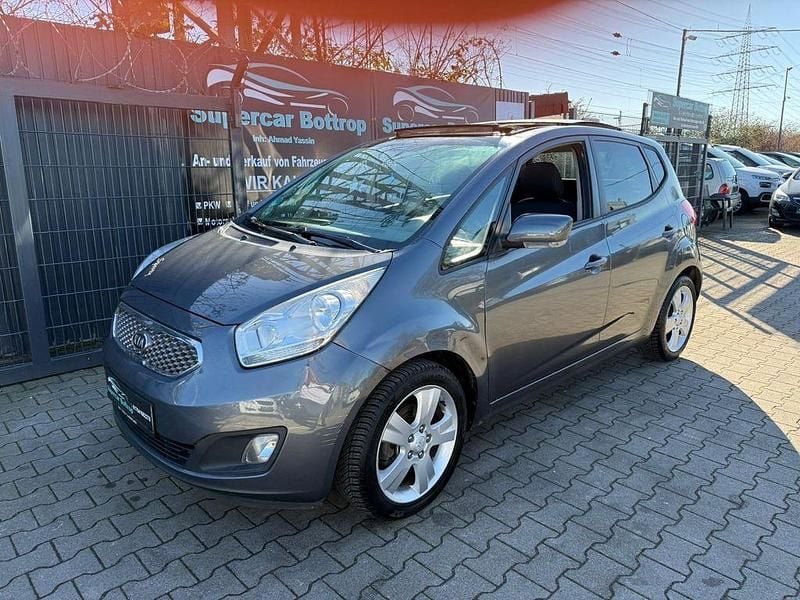 Gebraucht Kia Venga 90 PS (66 kW) 2011 Grau Kleinwagen