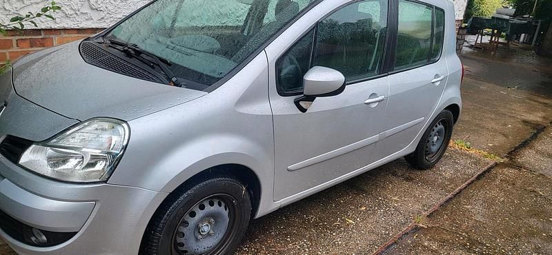 Silber Gebraucht 2009 Renault Modus Van / Kleinbus | 2.500 € (Fairer Preis) - Bild 1/4