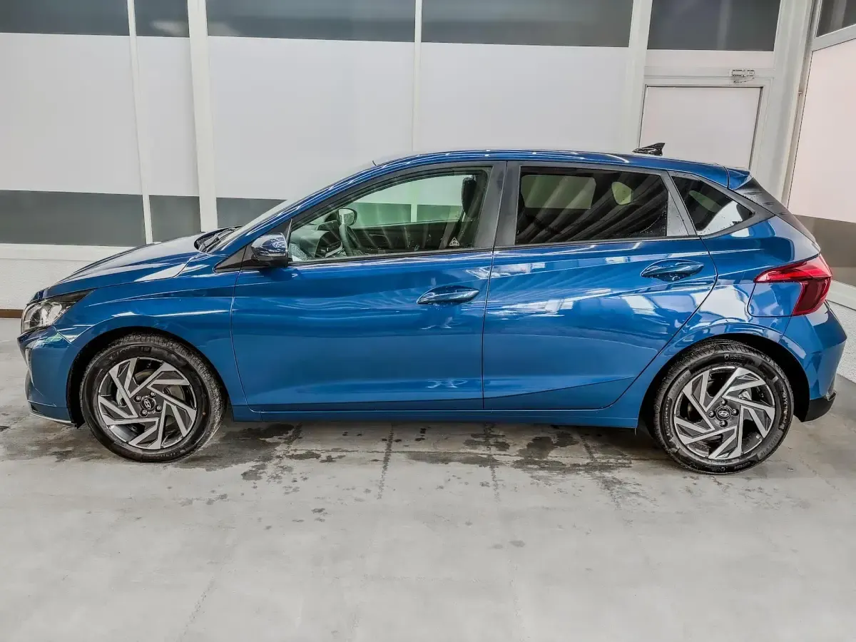 Neu Hyundai i20 Comfort 90 PS (66 kW) 2026 Vibrant blue u3c Kleinwagen