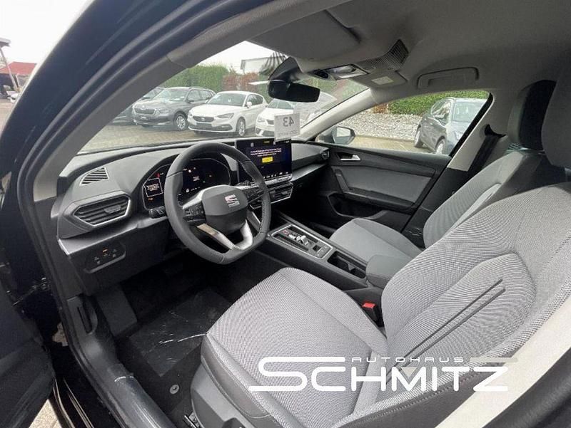 Neu Seat Leon Style 150 PS (110 kW) 2025 Schwarz Limousine