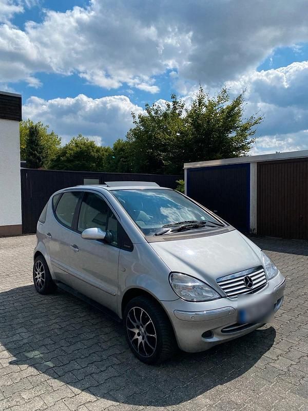 Silber Gebraucht 2002 Mercedes A160 Kleinwagen | 1.690 € (Fairer Preis) - Bild 1/4