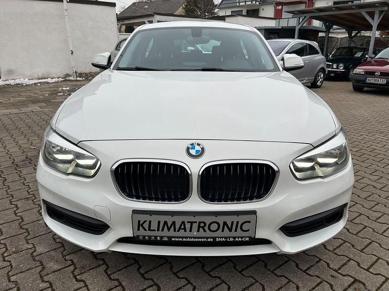 Weiß Gebraucht 2015 BMW 116 Sport Line Kleinwagen | 6.990 € (Superpreis) - Bild 1/4