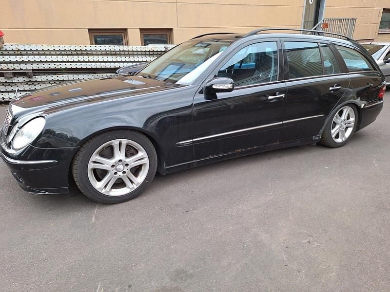Gebraucht Mercedes E500 Avantgarde 306 PS (225 kW) 2004 Schwarz Kombi