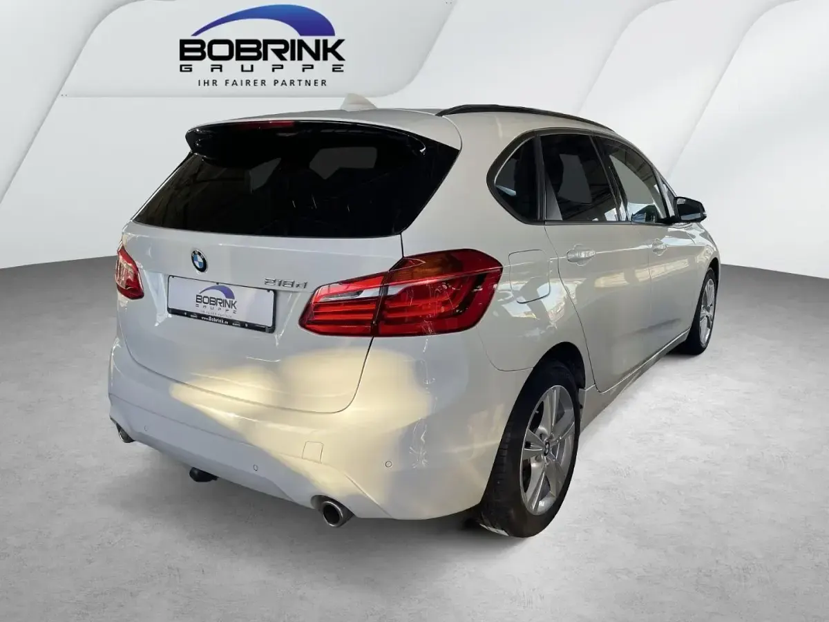 Gebraucht BMW 218 Active Tourer Advantage 150 PS (110 kW) 2021 Weiß Van / Kleinbus
