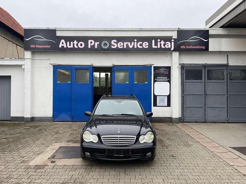 Obsidianschwarz Gebraucht 2004 Mercedes C220 Classic Kombi | 1.800 € (Fairer Preis) - Bild 1/4