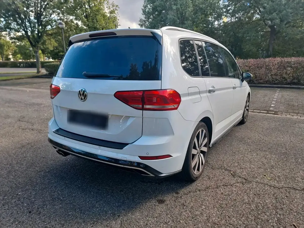 Gebraucht VW Touran R-line 150 PS (110 kW) 2017 Weiß Van / Kleinbus