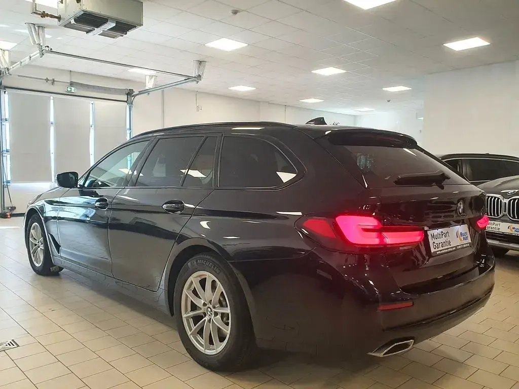 Gebraucht BMW 520 Performance 190 PS (139 kW) 2022 Schwarz Limousine
