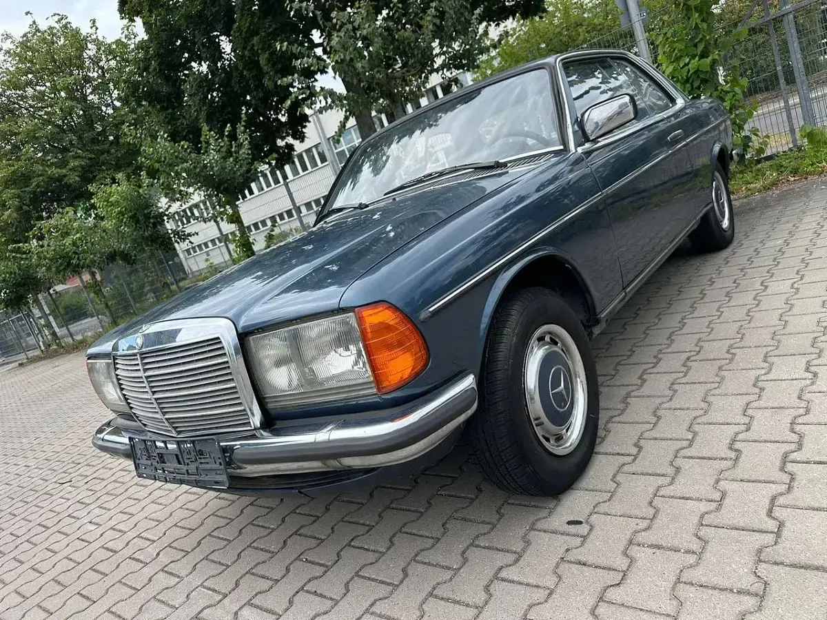 Gebraucht Mercedes C230 109 PS (80 kW) 1980 Blau Coupé