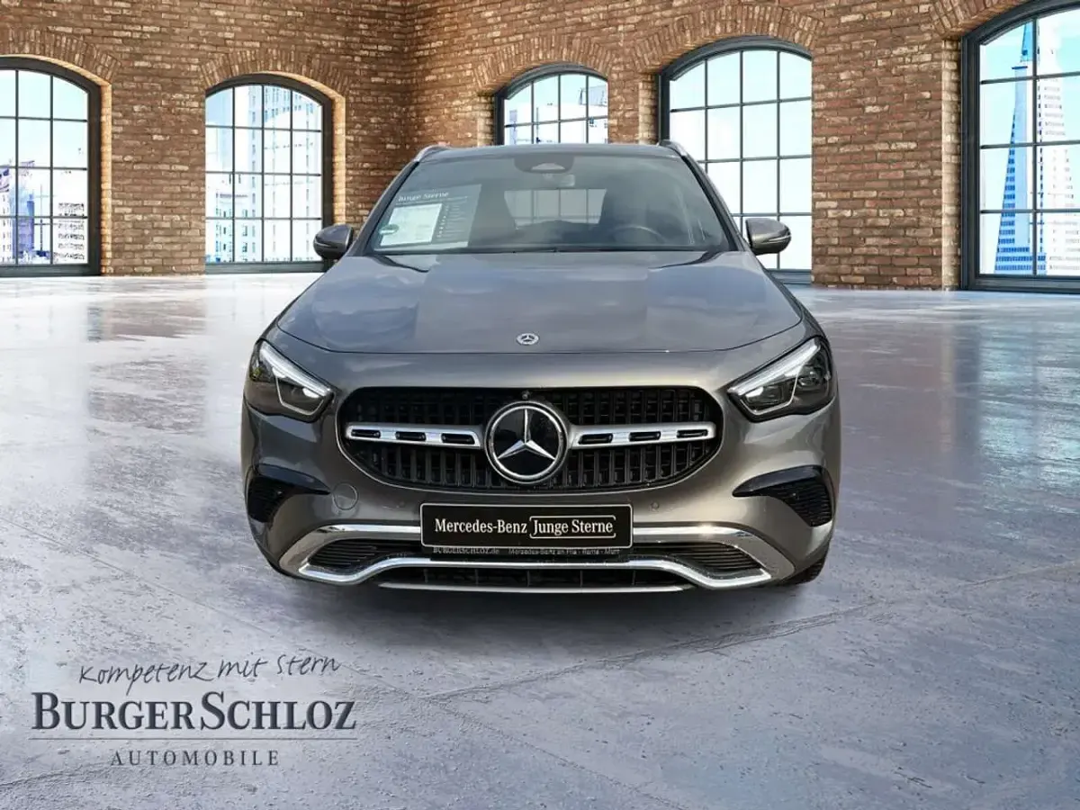Gebraucht Mercedes GLA220 Progressive 190 PS (139 kW) 2025 Metalliclack mountaingrau SUV