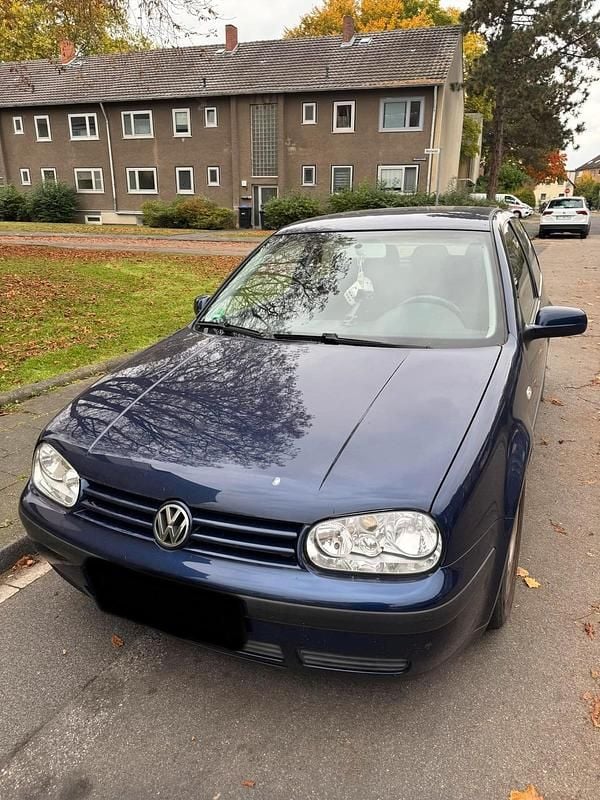 Blau Gebraucht 2003 VW Golf IV Kleinwagen | 1.500 € (Fairer Preis) - Bild 1/4