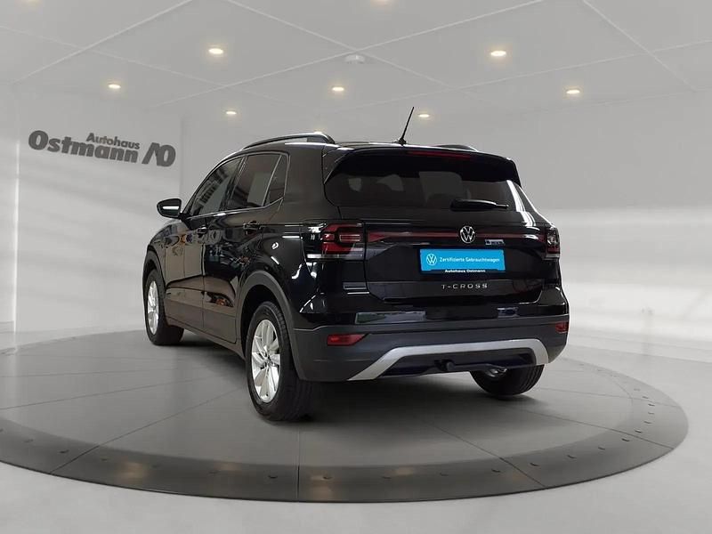 Gebraucht VW T-Cross Life 110 PS (80 kW) 2022 Deep black perleffekt SUV