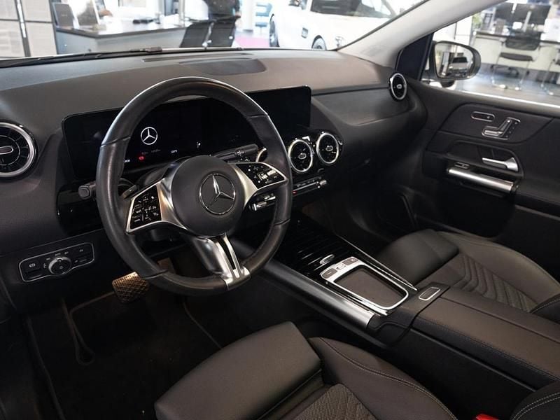 Gebraucht Mercedes B250e Progressive 218 PS (160 kW) 2025 Weiß Van / Kleinbus