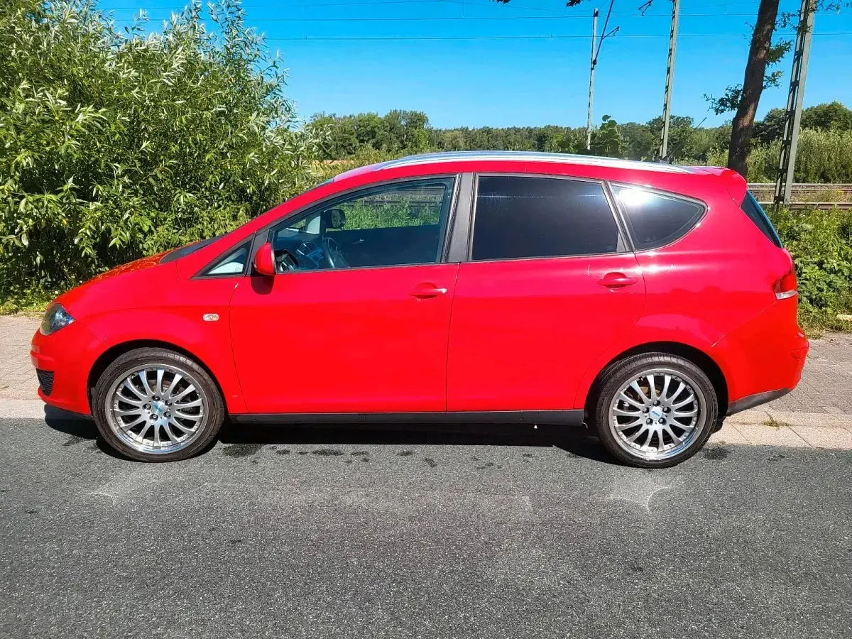 Gebraucht Seat Altea 105 PS (77 kW) 2009 Rot Van / Kleinbus