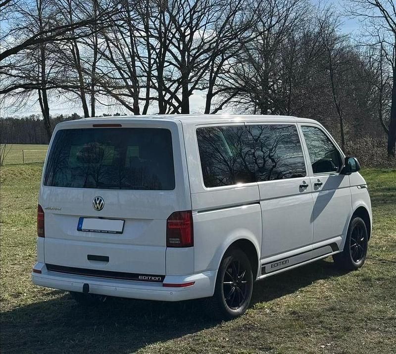 Second-hand VW Multivan 150 CP (110 kW) 2021 Alb Monovolum