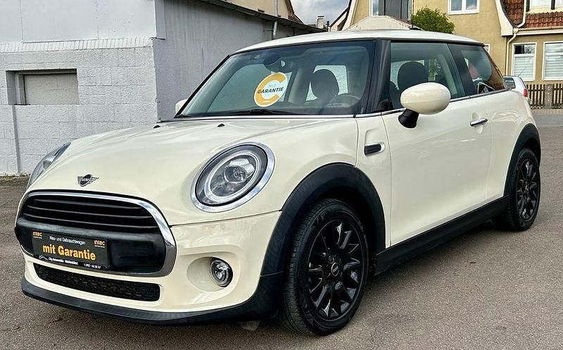 Weiß Gebraucht 2021 Mini ONE Sport Kleinwagen | 12.999 € (Etwas zu teuer) - Bild 1/4